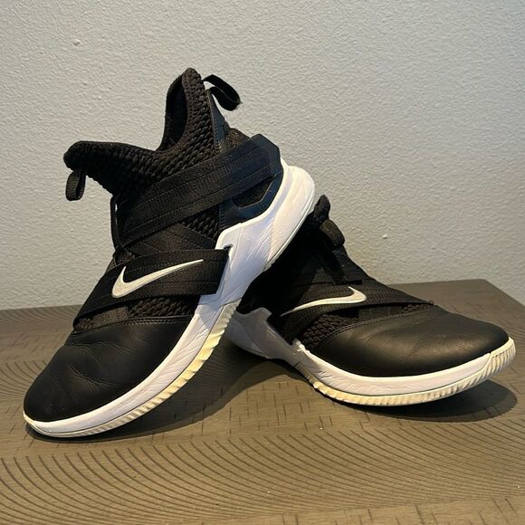 Nike LeBron Soldier S-12/2226 Athletic Sneakers.  Size 11.5 - Picture 1 of 8
